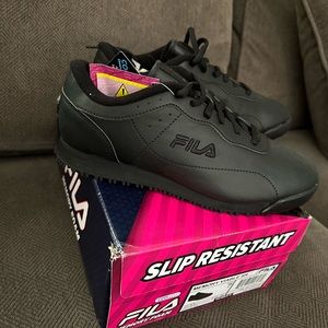 Fila Memory Viable Sr
Women Shoes
Black
Slip Resistant Work Shoes